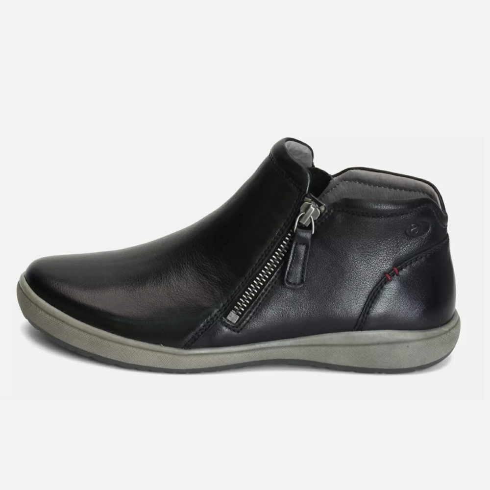 Josef Seibel, black leather sneaker, Chelsea boot, black leather runners